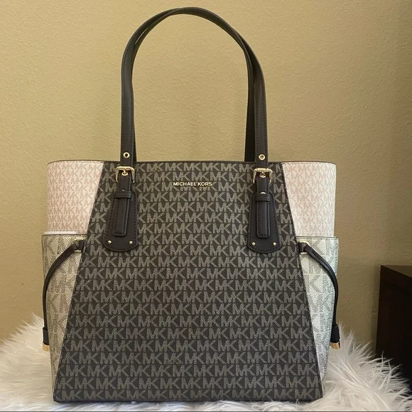 Last one✨Michael Kors large voyager shoulder tote bag - Picture 4 of 16